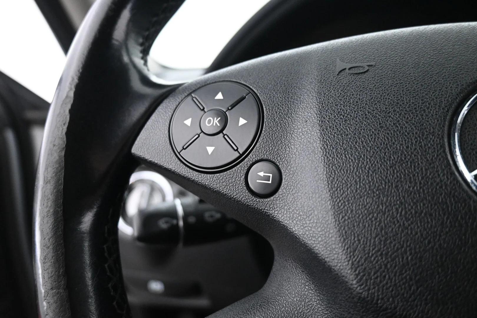 Car Image - 2mvKwe35eRHtR7Dp7xrEZ3