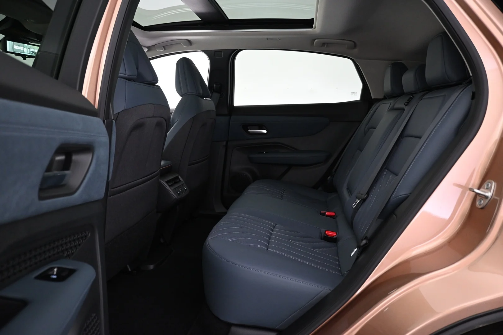 Car Image - 18UjTnLHSFbwKCLdXeIwFg