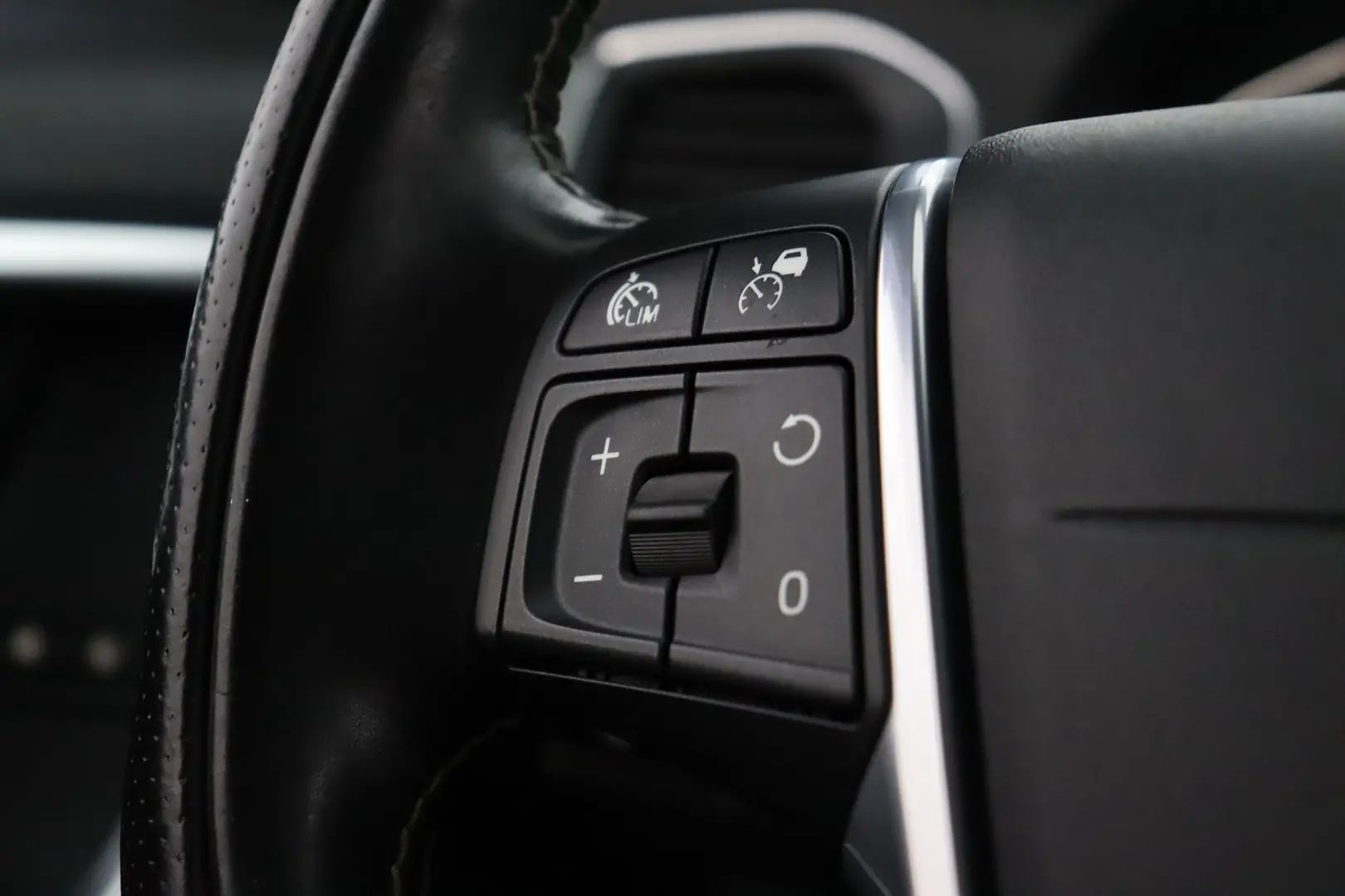 Car Image - 1XevqQoQBnIssFU4NZgdKv