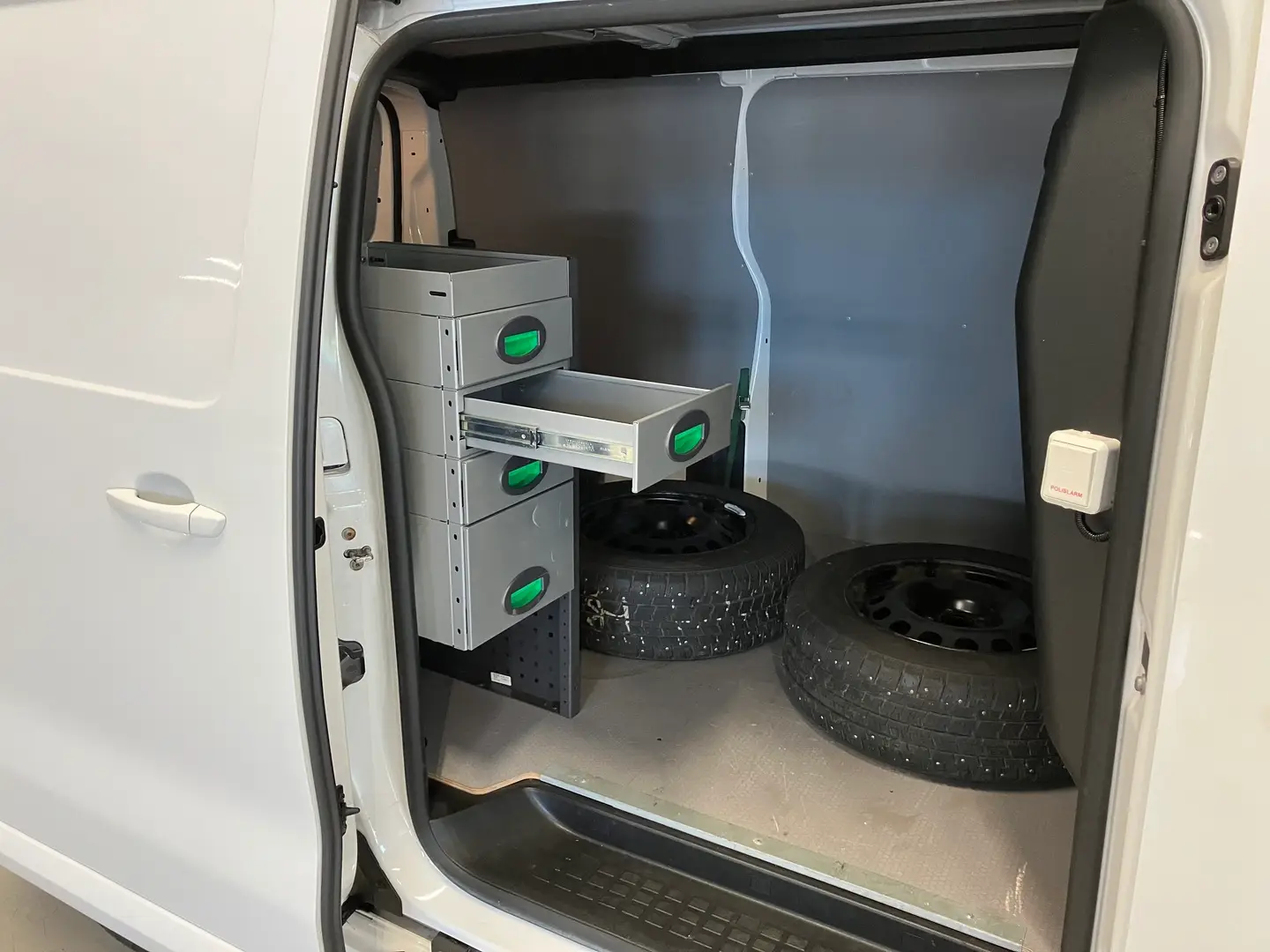 Car Image - 7zBclHnC712QpEvfRuMFlH