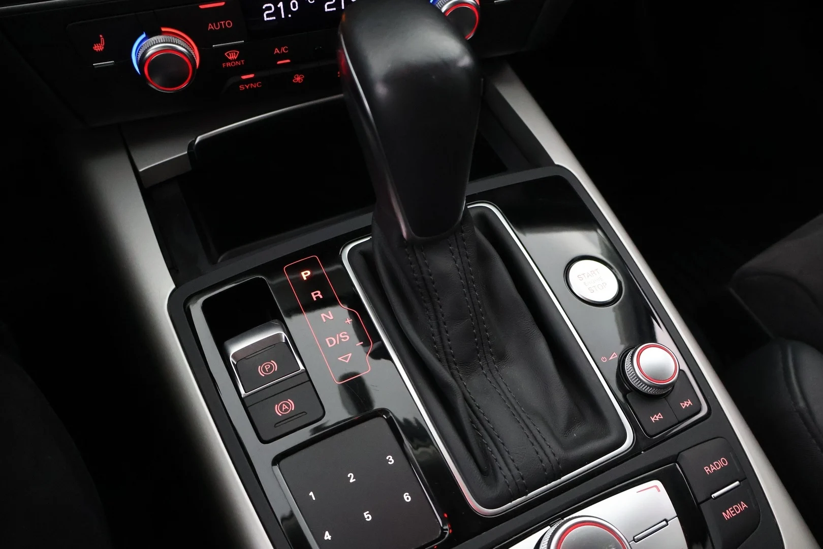 Car Image - 2v7q50pdv4KdLbf2IxBO8Z