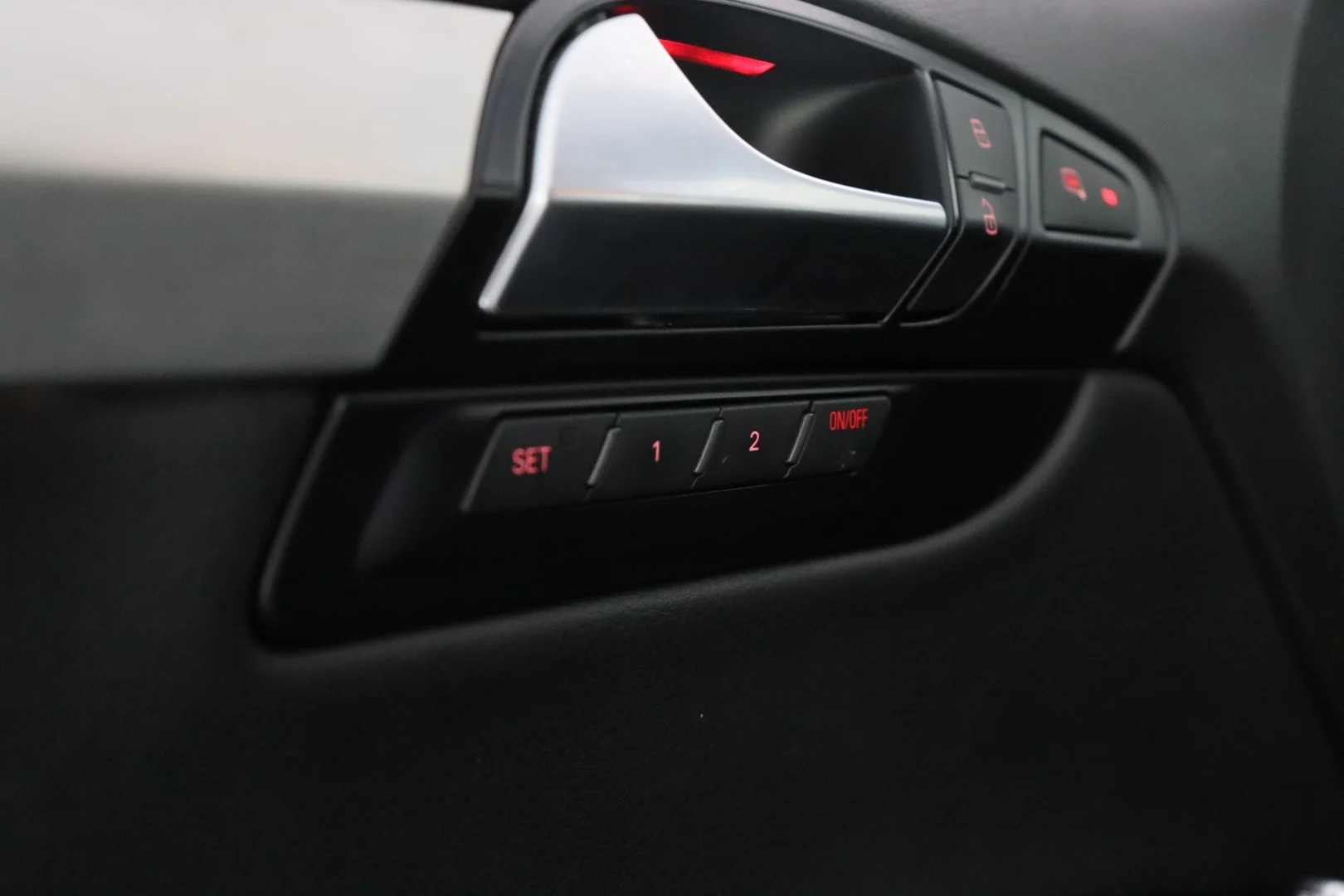 Car Image - 3Y08WY1eGKYyUMIyKKm2v8