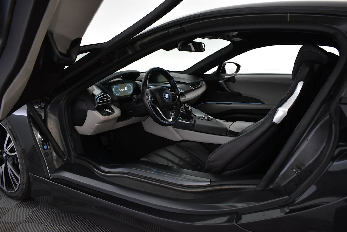 Car Image - 1TeLBy6DsI19GpBxOMqkmX