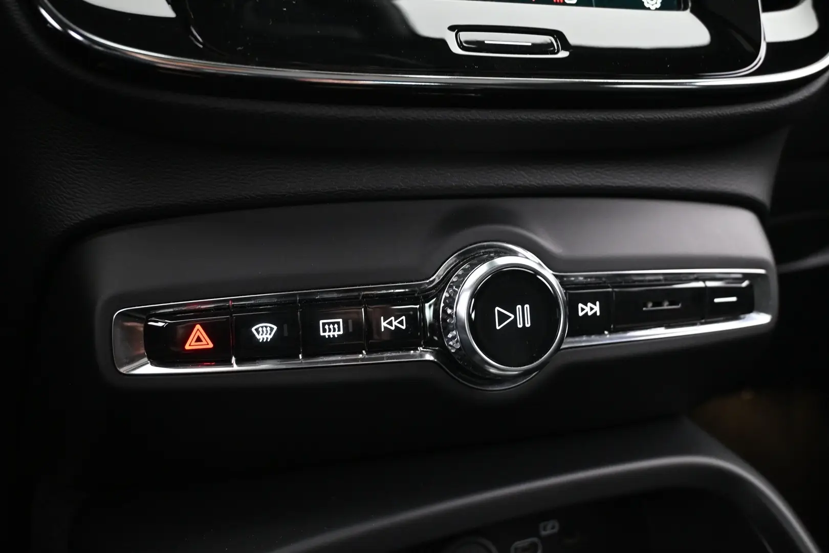 Car Image - 3DMEBPbxxknhE4fubjvMN
