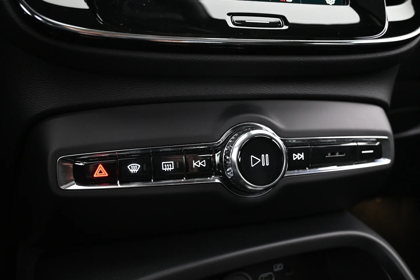 Car Image - 3DMEBPbxxknhE4fubjvMN