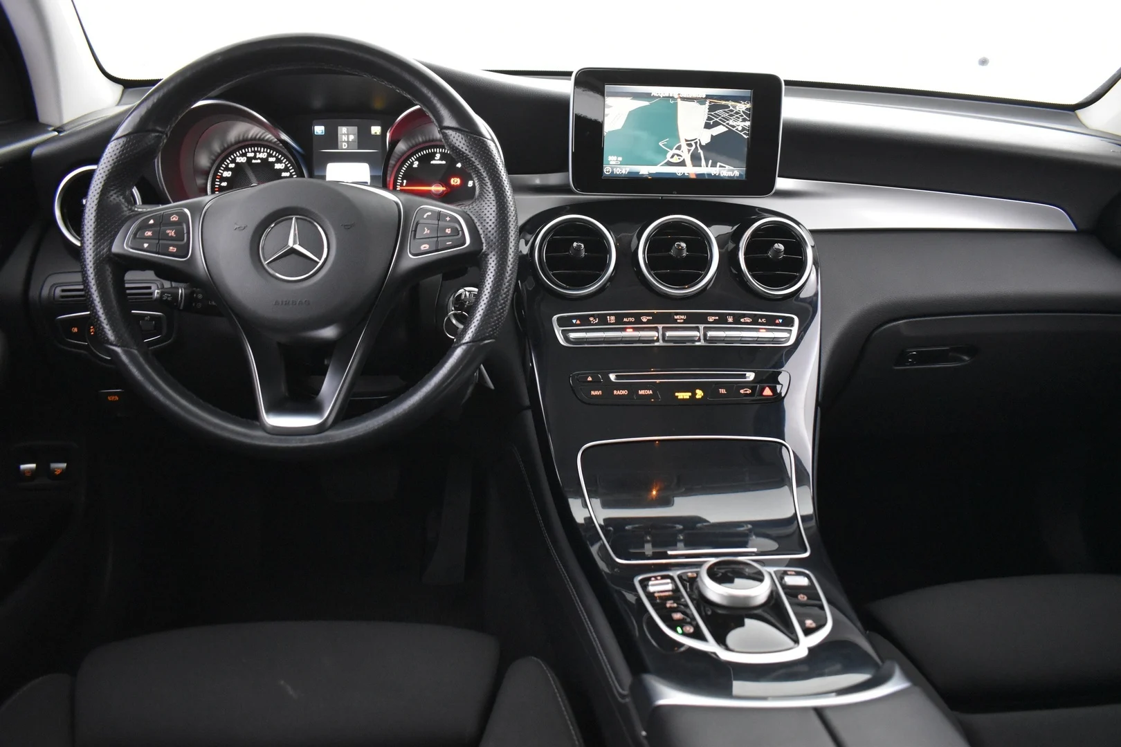Car Image - g46bAwuS3czKpXLLlibKB