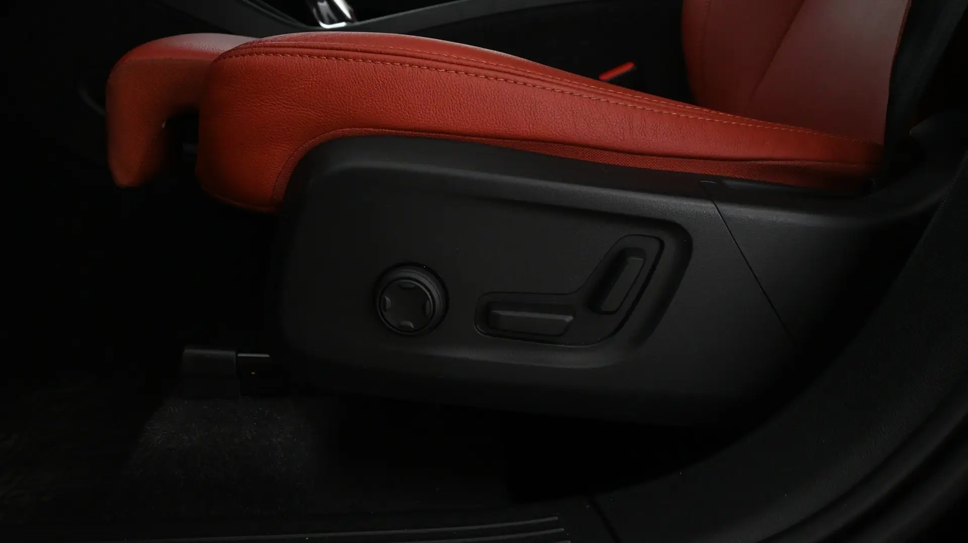 Car Image - 5Upcobp3uHYeCF2RucxW6Y