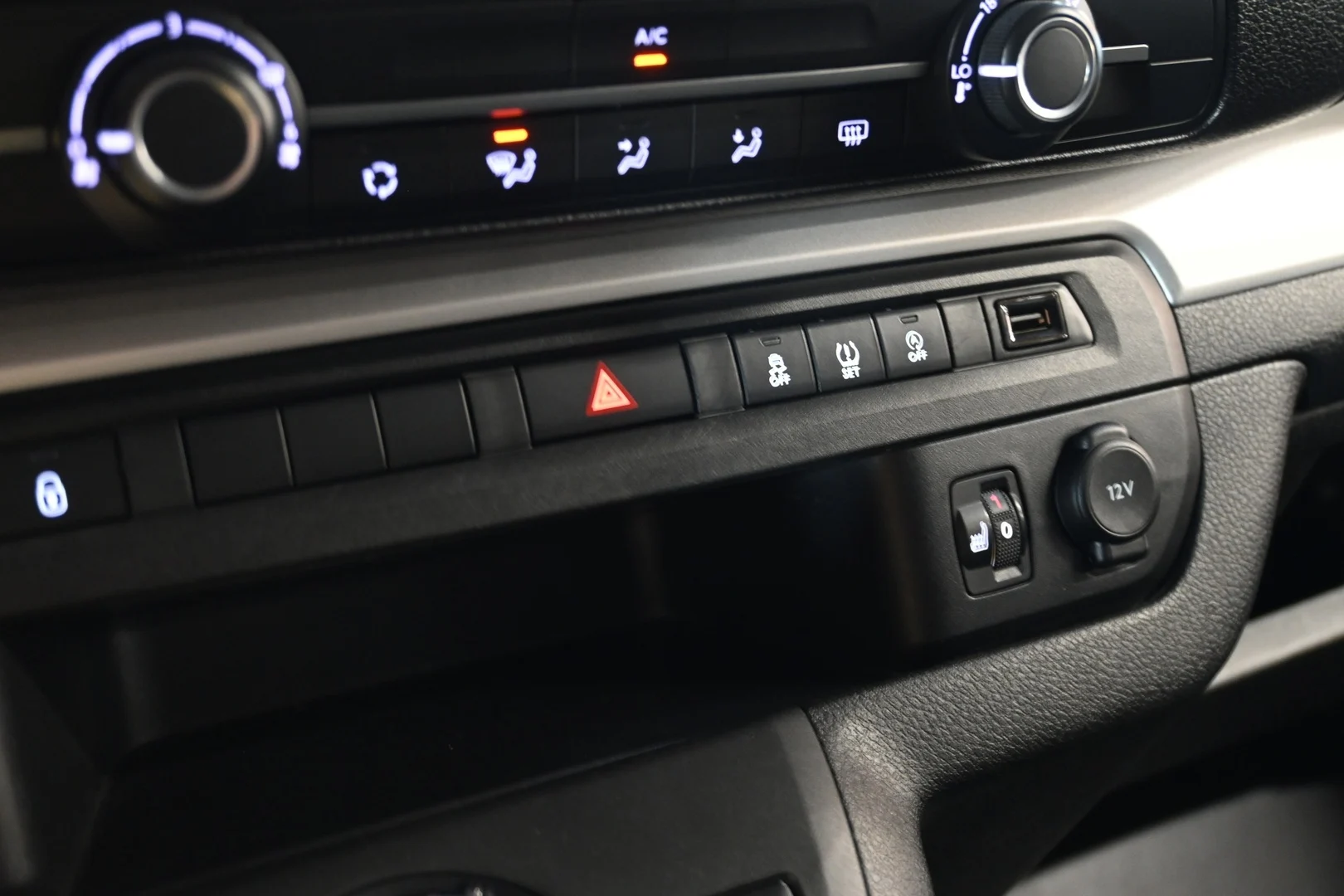 Car Image - 4SWnYeoV1uqRnlC0SB40JB
