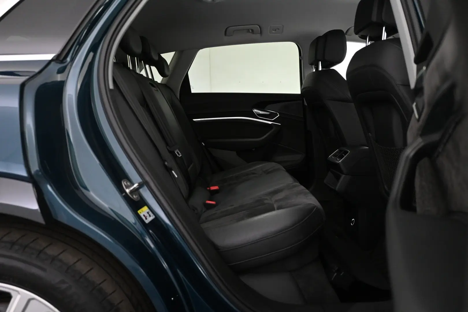 Car Image - Htc2THvdCdFAl6Khz5u7S