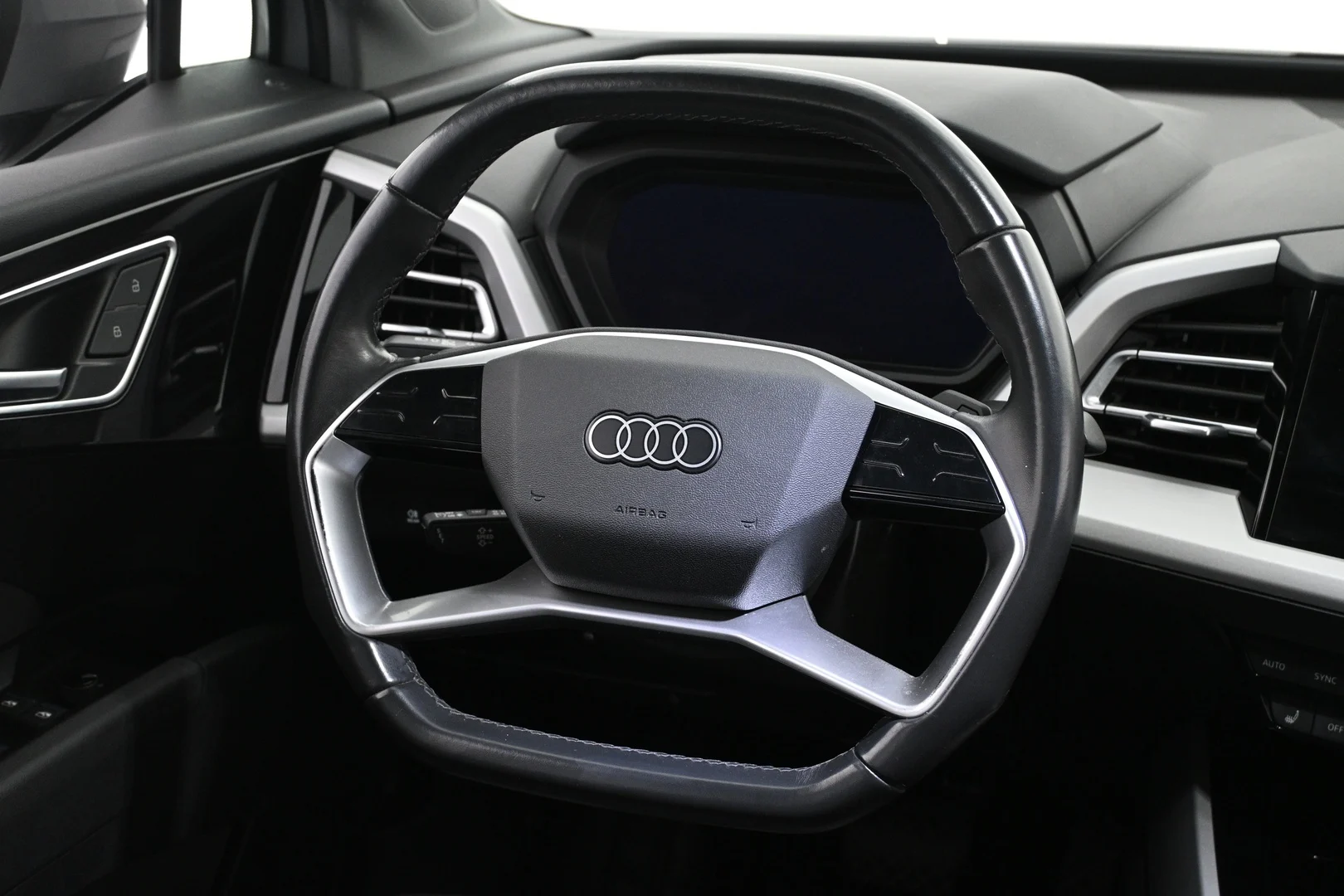 Car Image - 1Hd9RiCjXihTqDggXuarNE