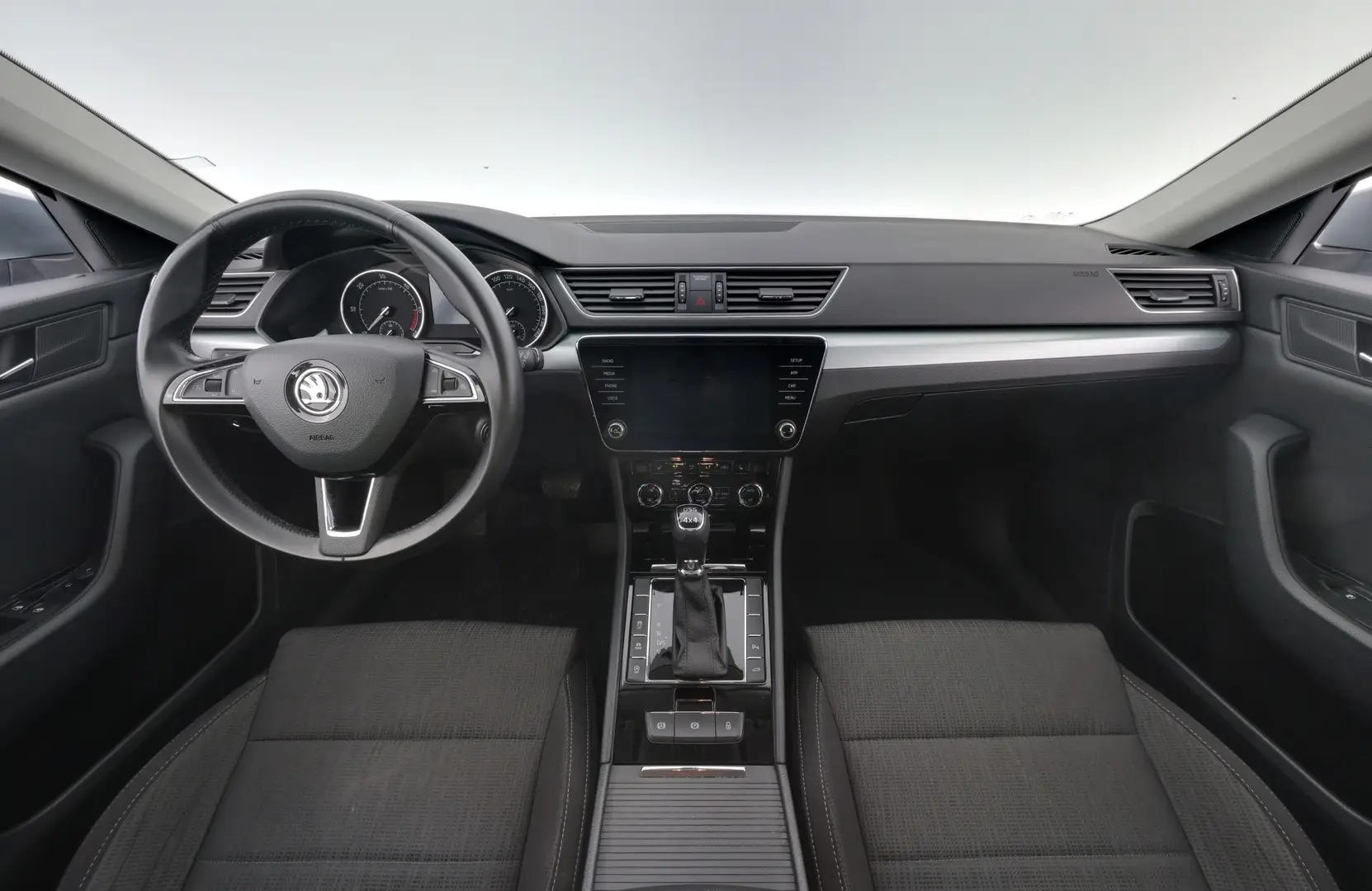 Car Image - rCaJJ6GTmym3gfVvIQGIc
