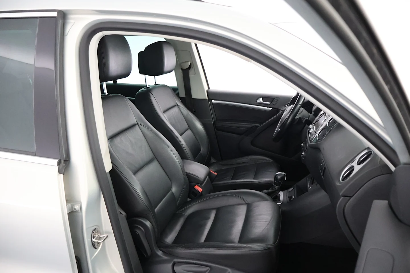 Car Image - 309mnchTk2vuSPaSA9E93