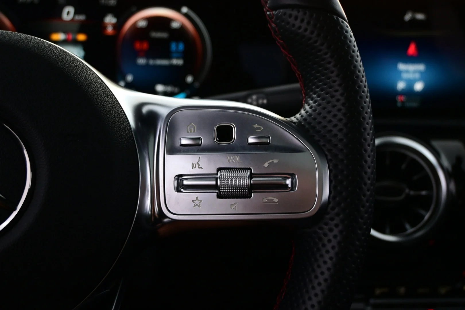 Car Image - 2b4rnY3FfOve3xMXLmhRTY