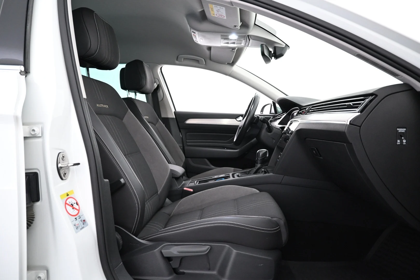 Car Image - 6VoXjVLh8U7sGnR8RzB8jA