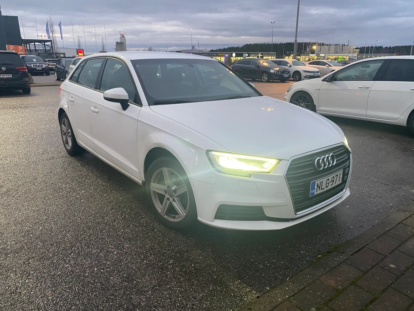 Car Image - 29yPX0FFoKntqSjgGO29T3