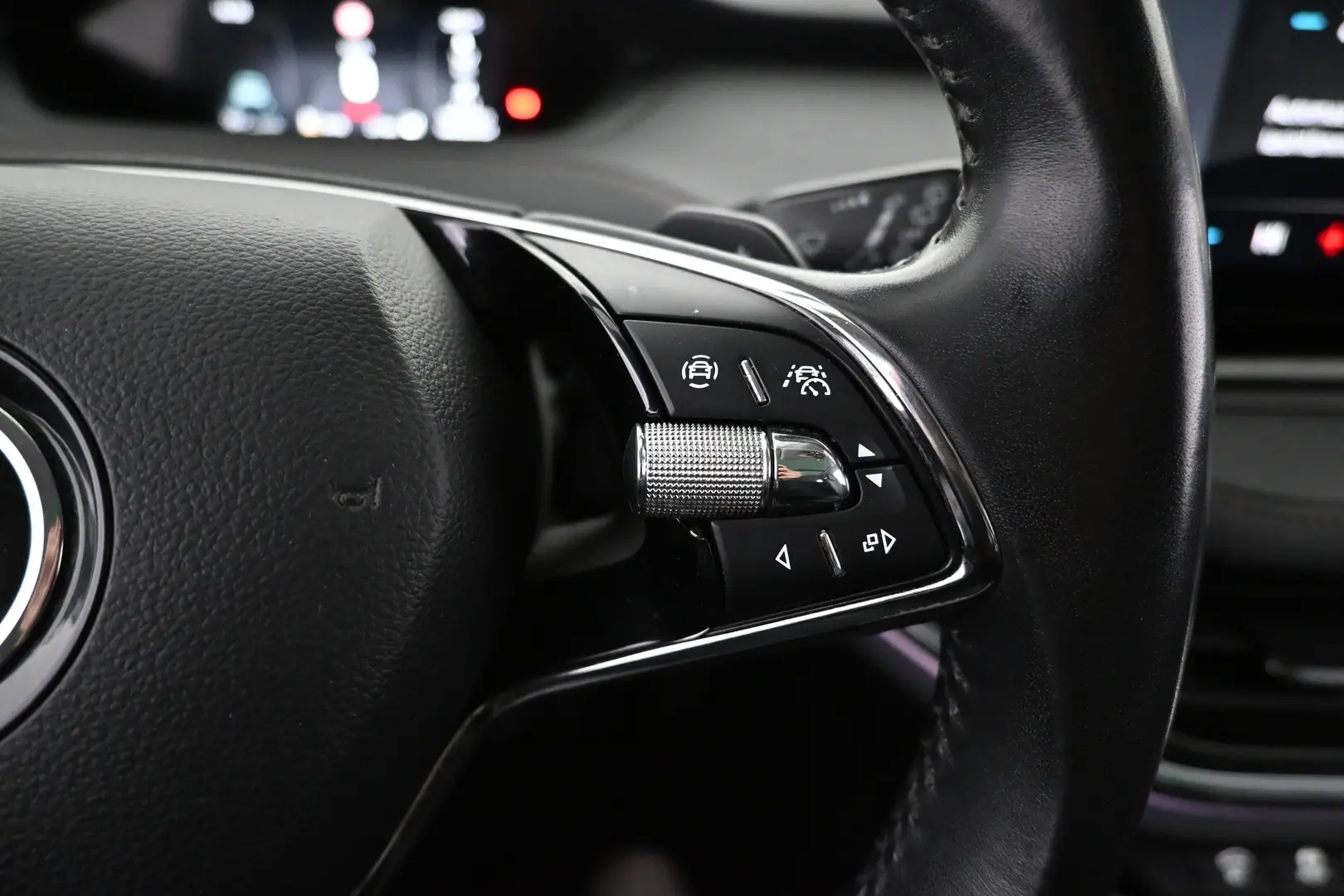 Car Image - WlxHXHQko6brDBpVBI7vg