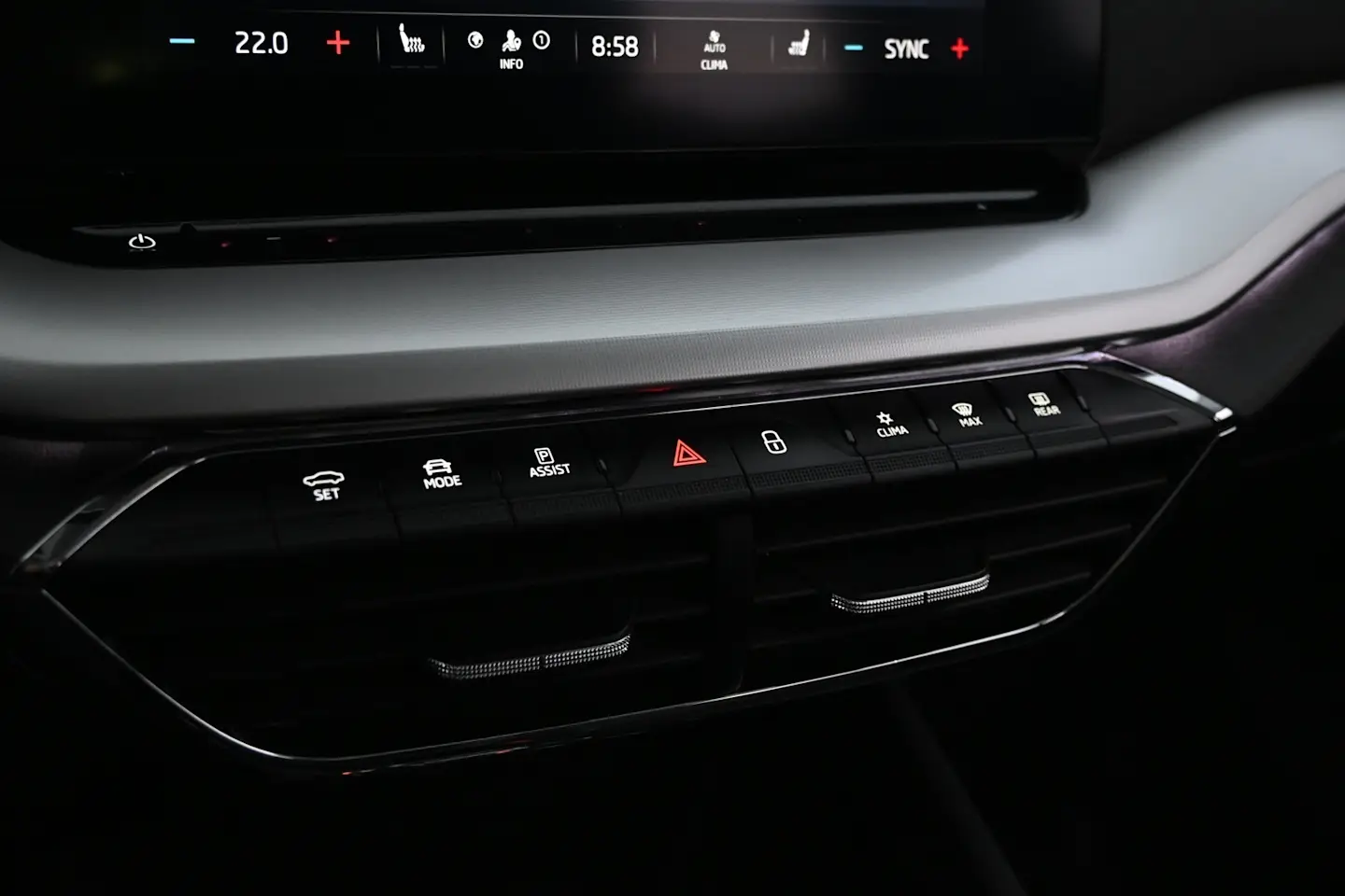 Car Image - 6CYiivnPxrrJjA8Qp4qq6s