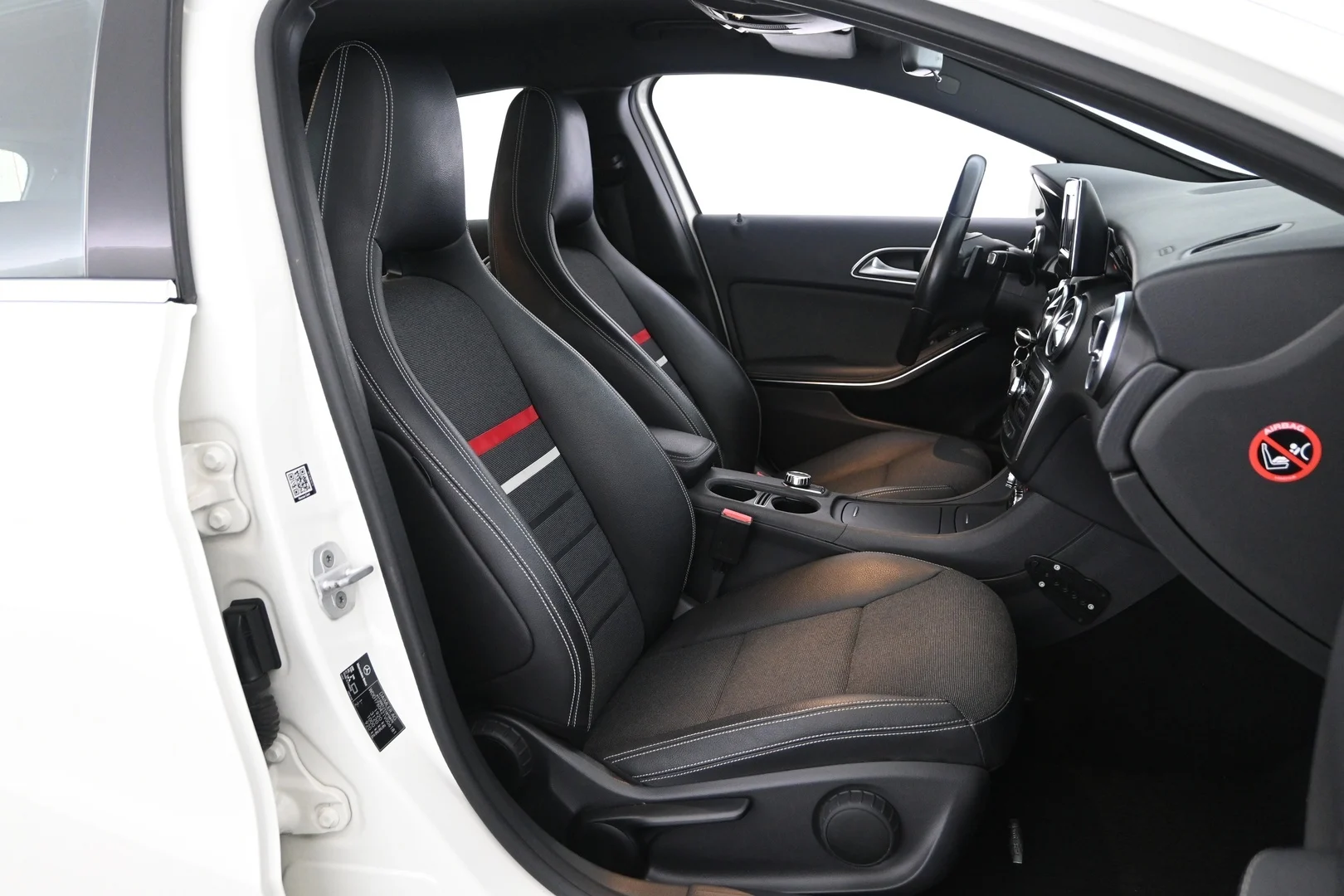 Car Image - 2w2DNP8tO38ppuPSFFaUjv