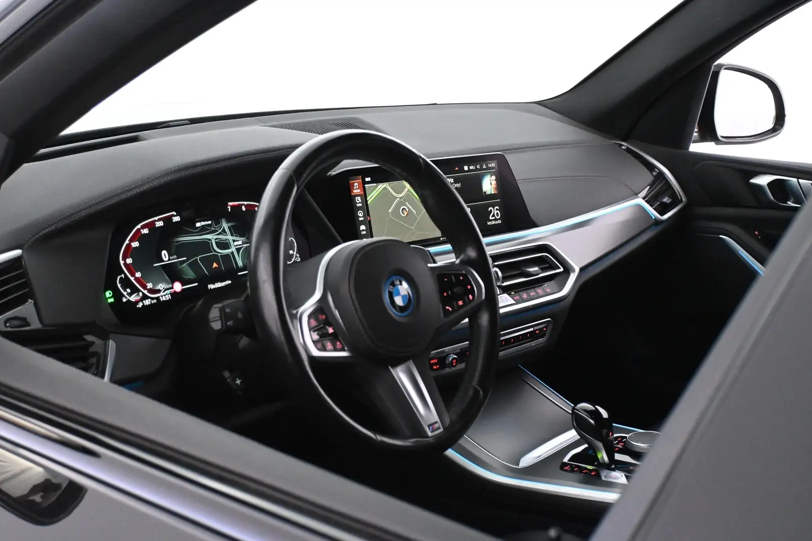 Car Image - 3JuIXUr4ibjFMEsQMz2xd2