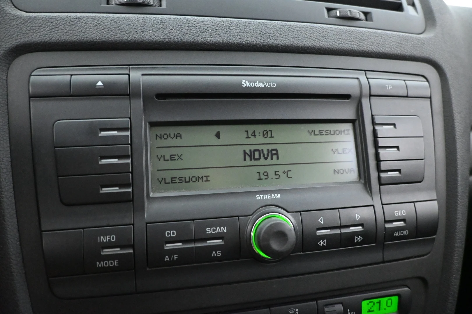 Car Image - 50f8jJ8V3ThwC5VGFa0xDQ