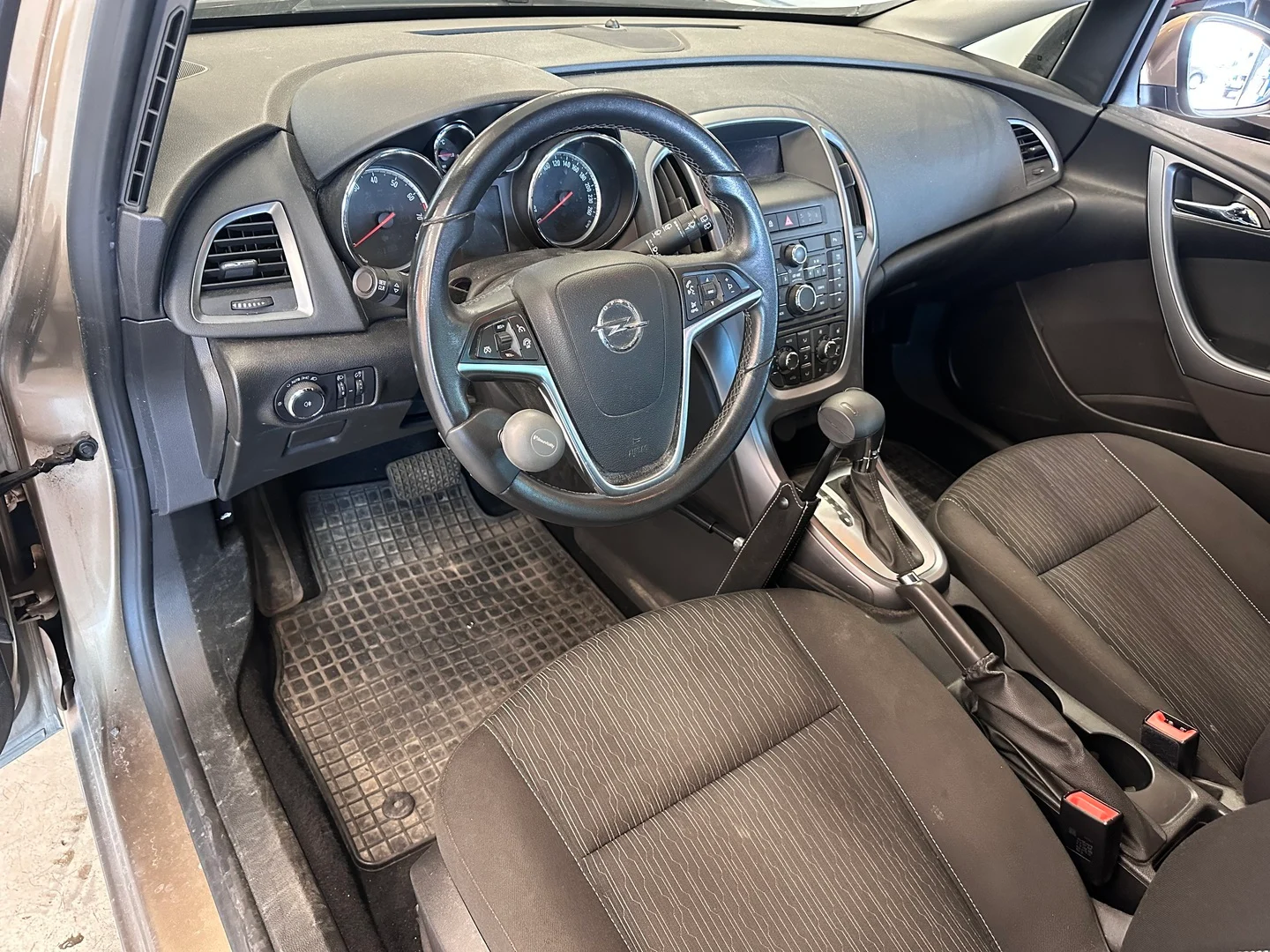 Car Image - pdlMMdBTnMcTrMSEQDpWy