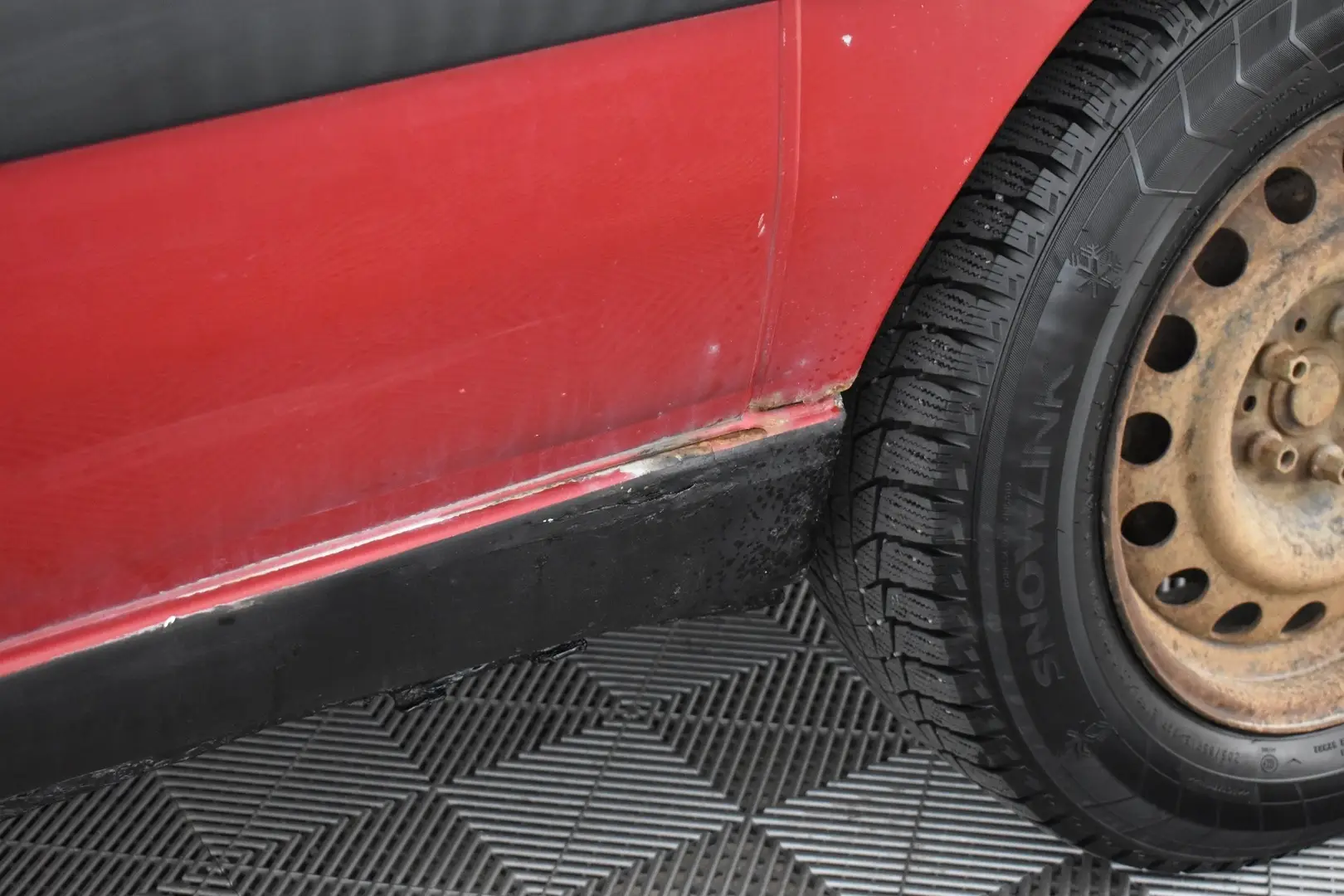 Car Image - 7s9mQolpfW3Kf3Lk1ej2q0