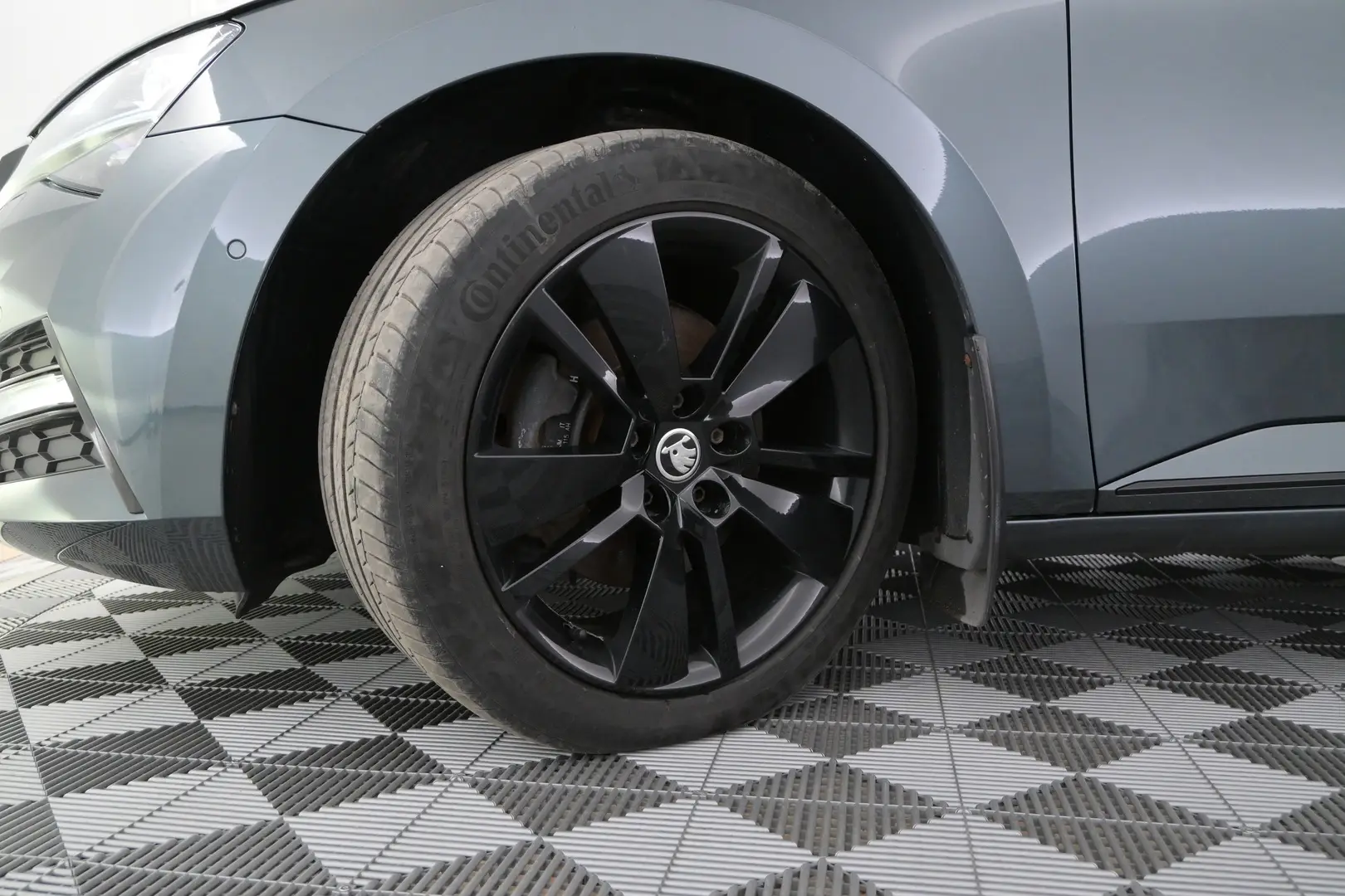 Car Image - 5P0LnYXkrEtlGct9WYMtRX
