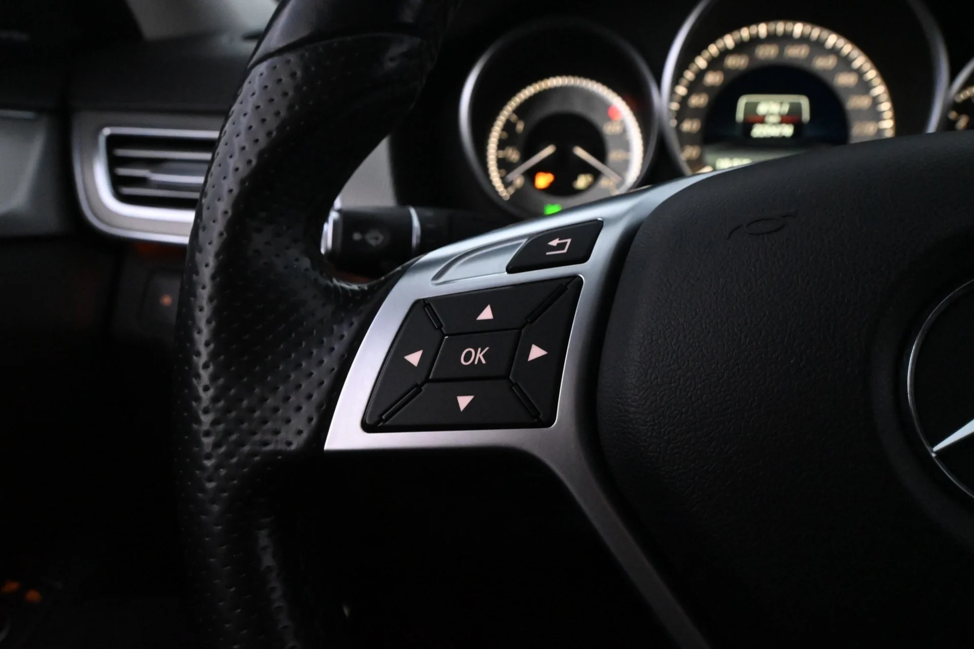 Car Image - 4bqGaFo0D0dkWJmkuf8bTT