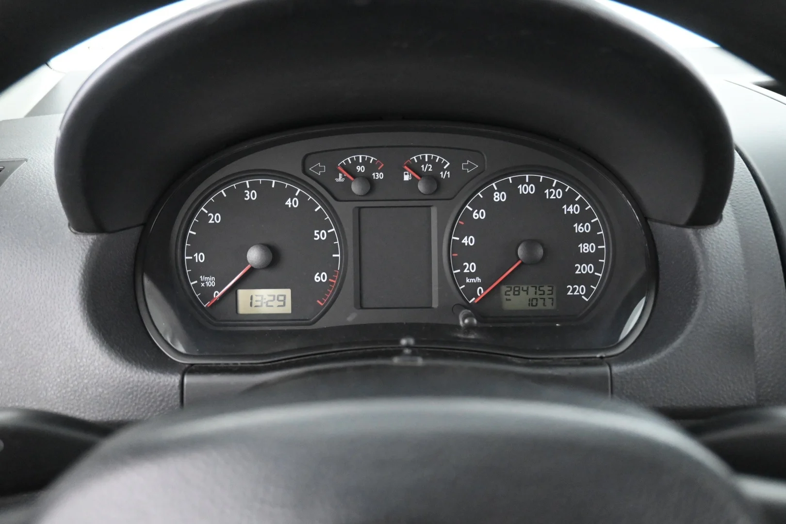 Car Image - 5aeo0Sh6CXtKfhrSkGbOzJ