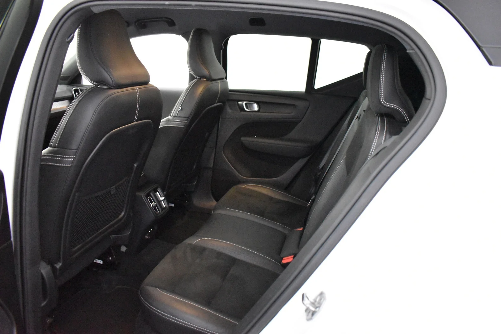 Car Image - 7BH0iLoQAK5zrQWvGs4p8e