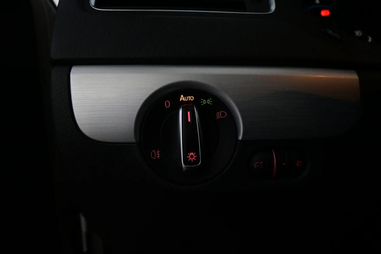 Car Image - 1h8ntuC8Kk024swyHiymay