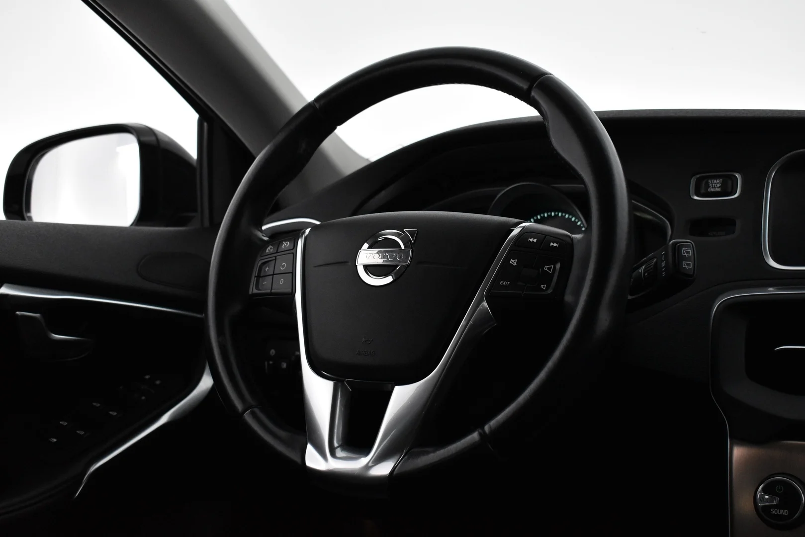 Car Image - cLFuiT1fYZs2dqsgCaLNG