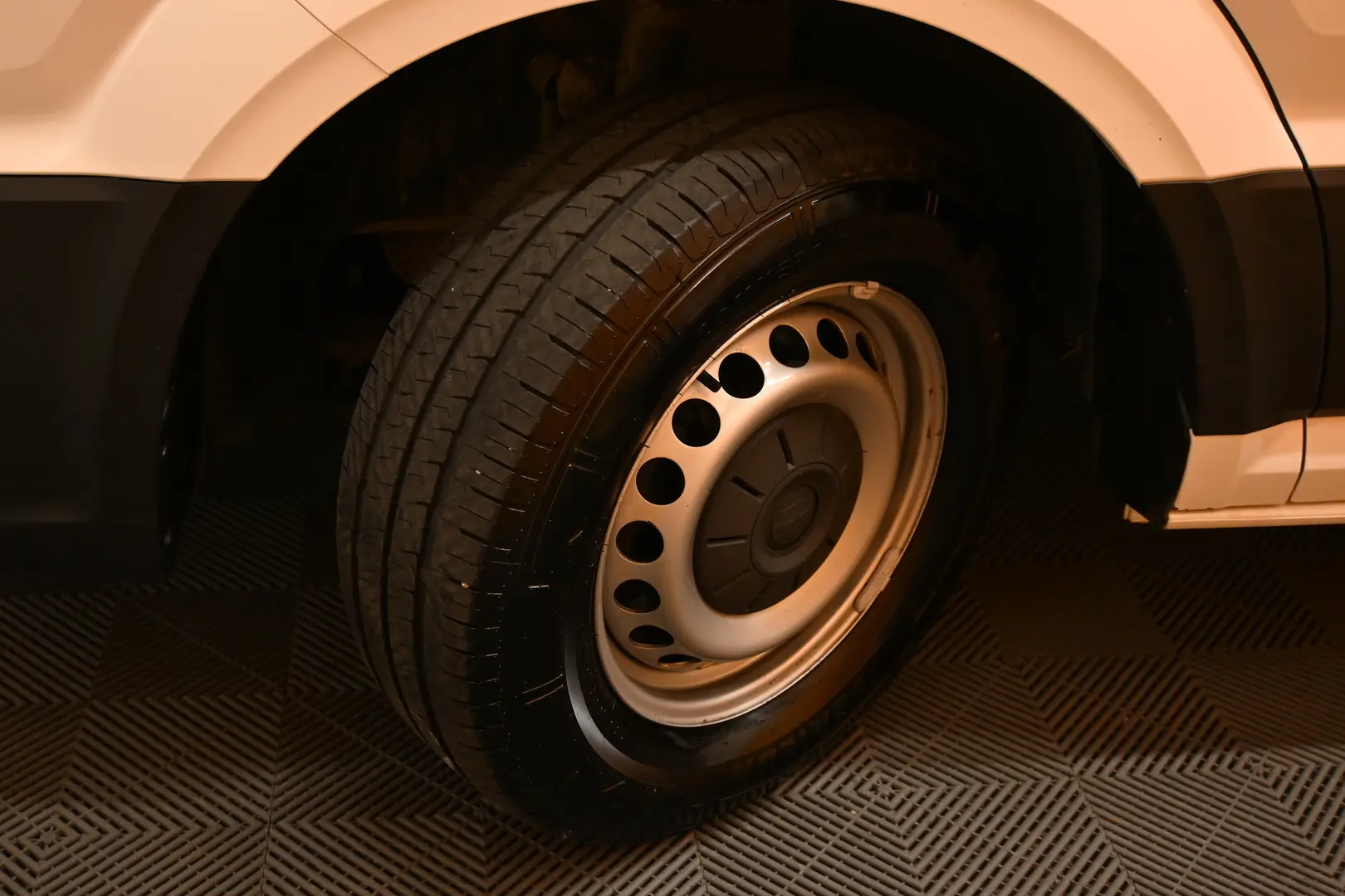 Car Image - 6nYJct0GCO3euZqpsegWUI