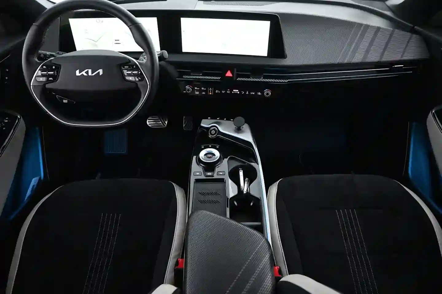 Car Image - 6LWVnq3U9ZNLpIZk9Iqvgd