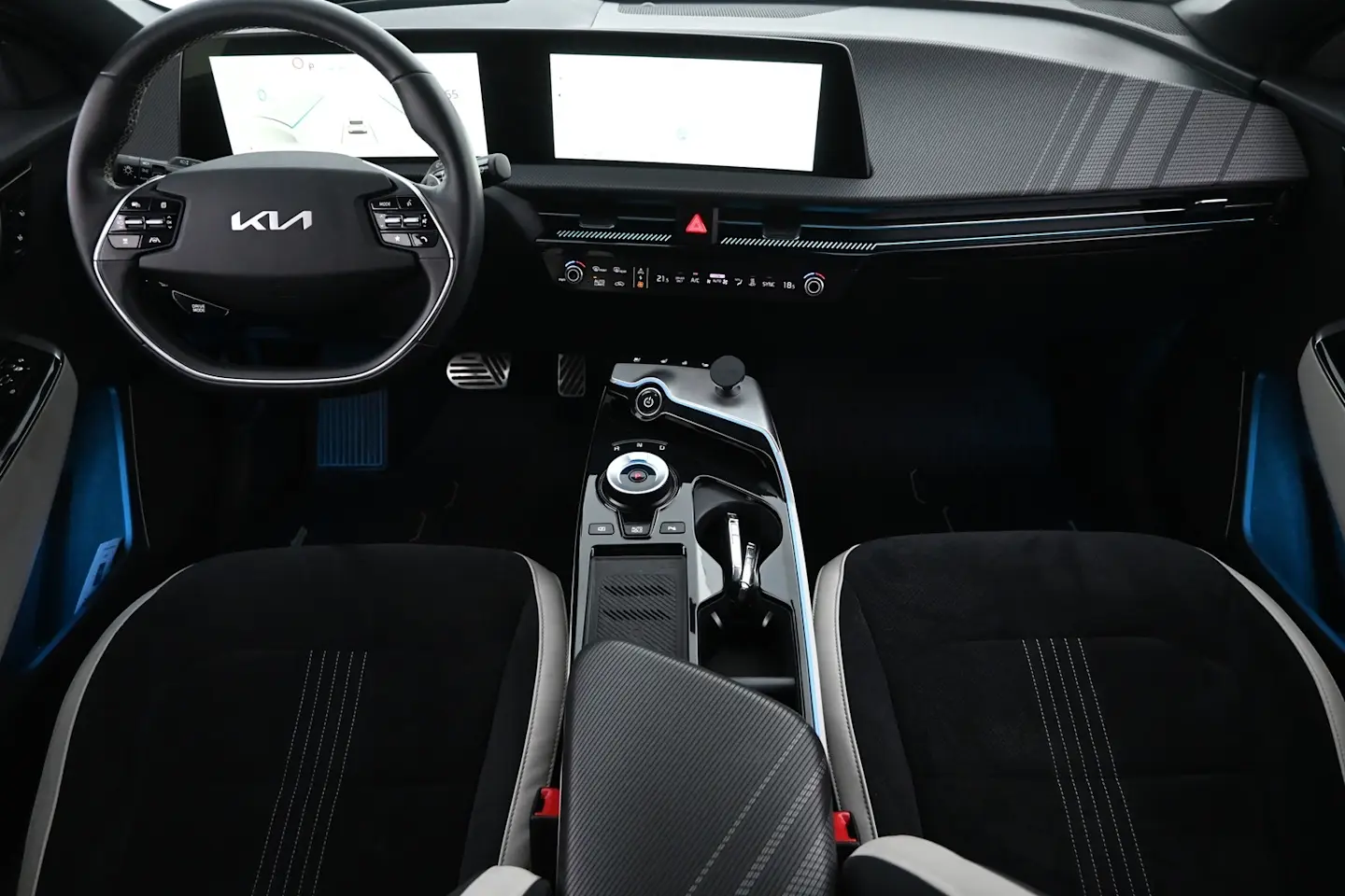 Car Image - 6LWVnq3U9ZNLpIZk9Iqvgd