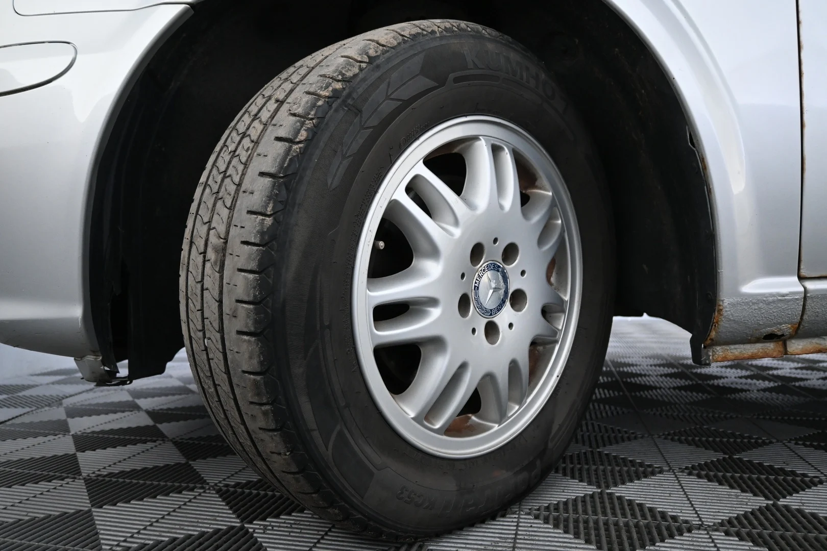 Car Image - 166a2ayWlJuLXJErwGQ7l4