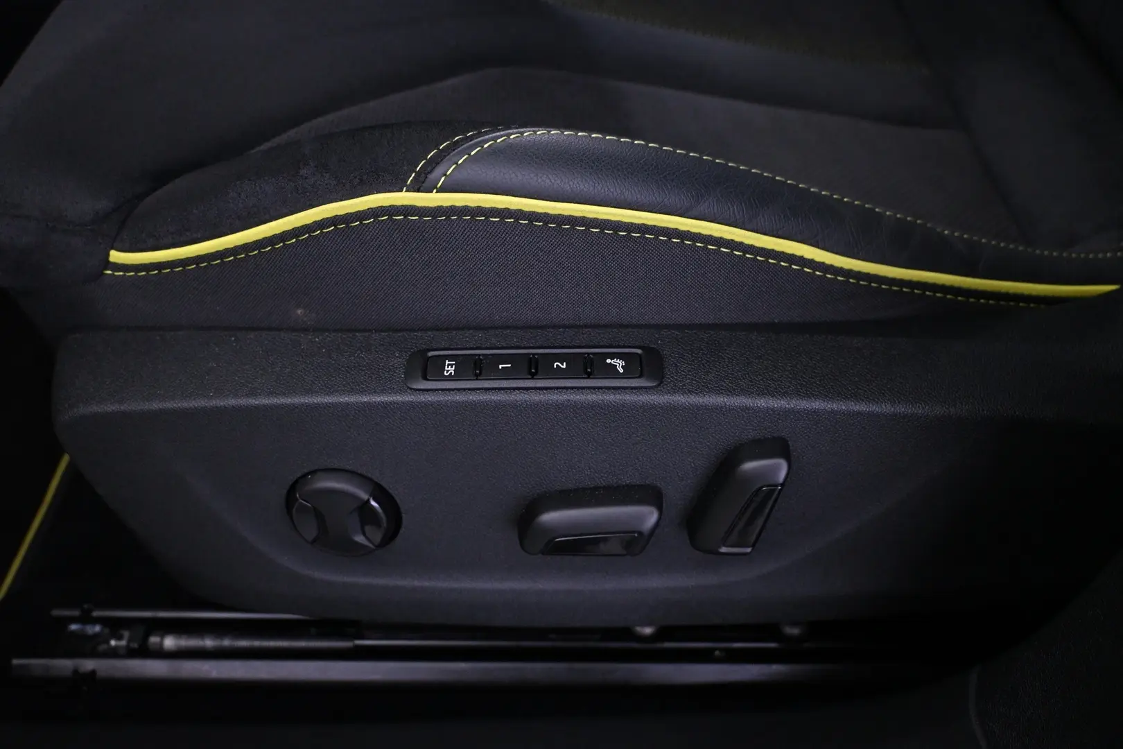 Car Image - 1imC91tFYw5fTDuZkF7m7g
