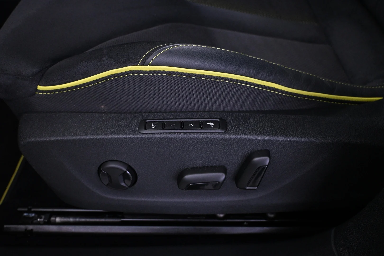 Car Image - 1imC91tFYw5fTDuZkF7m7g