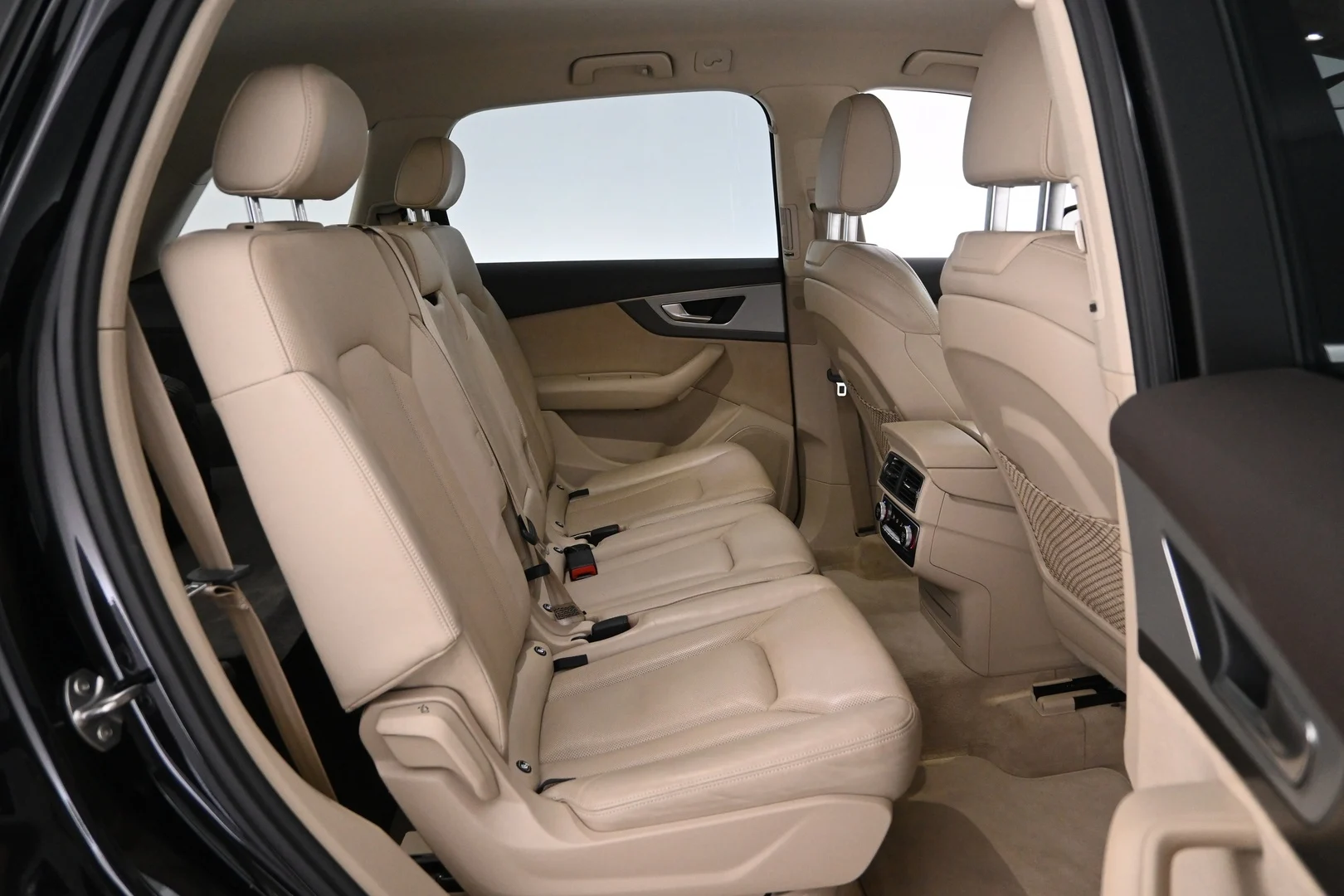 Car Image - 5yi88V2VBRO1unsZmOv91q