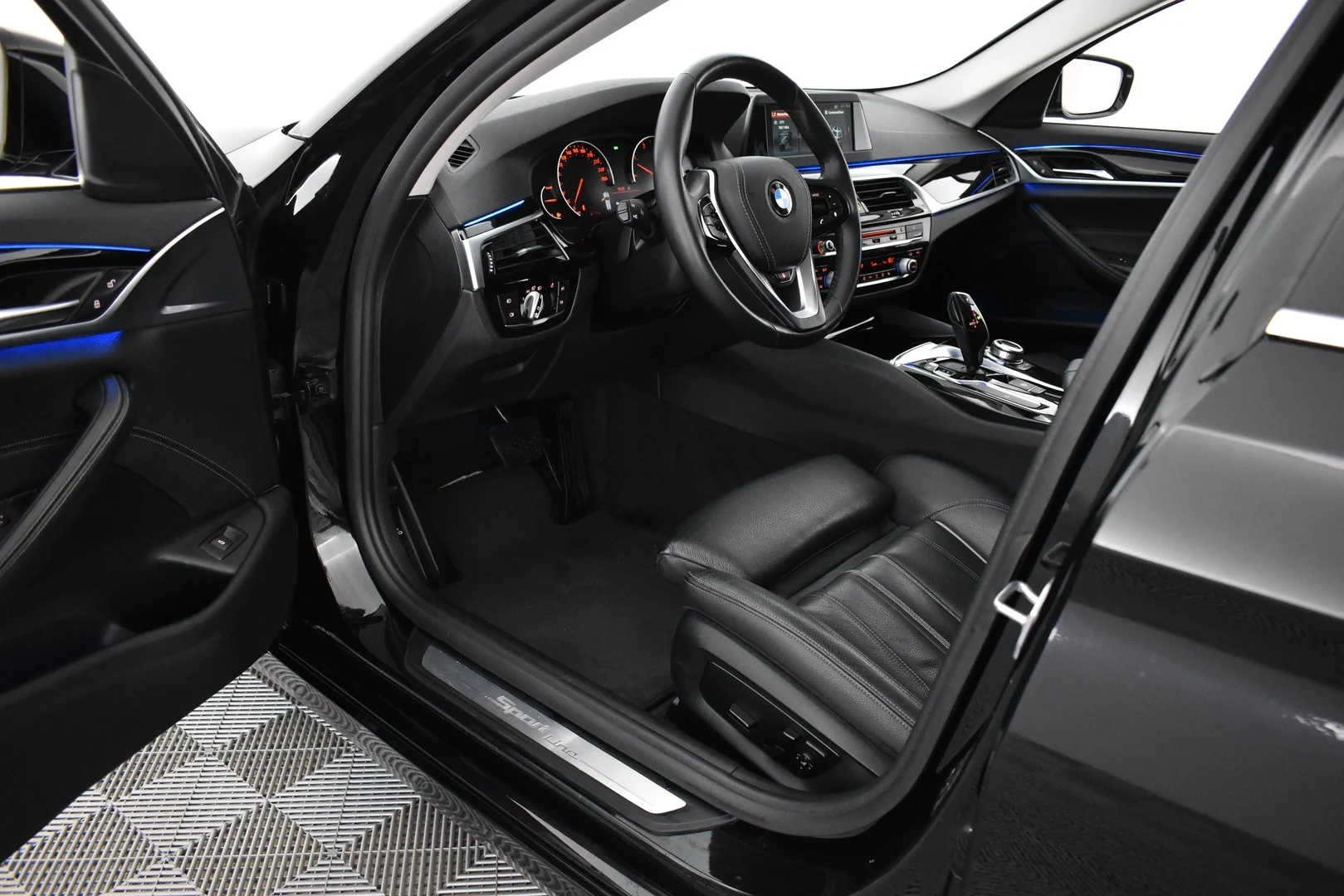 Car Image - 5bLjviMffSCLn6bsLhoviA