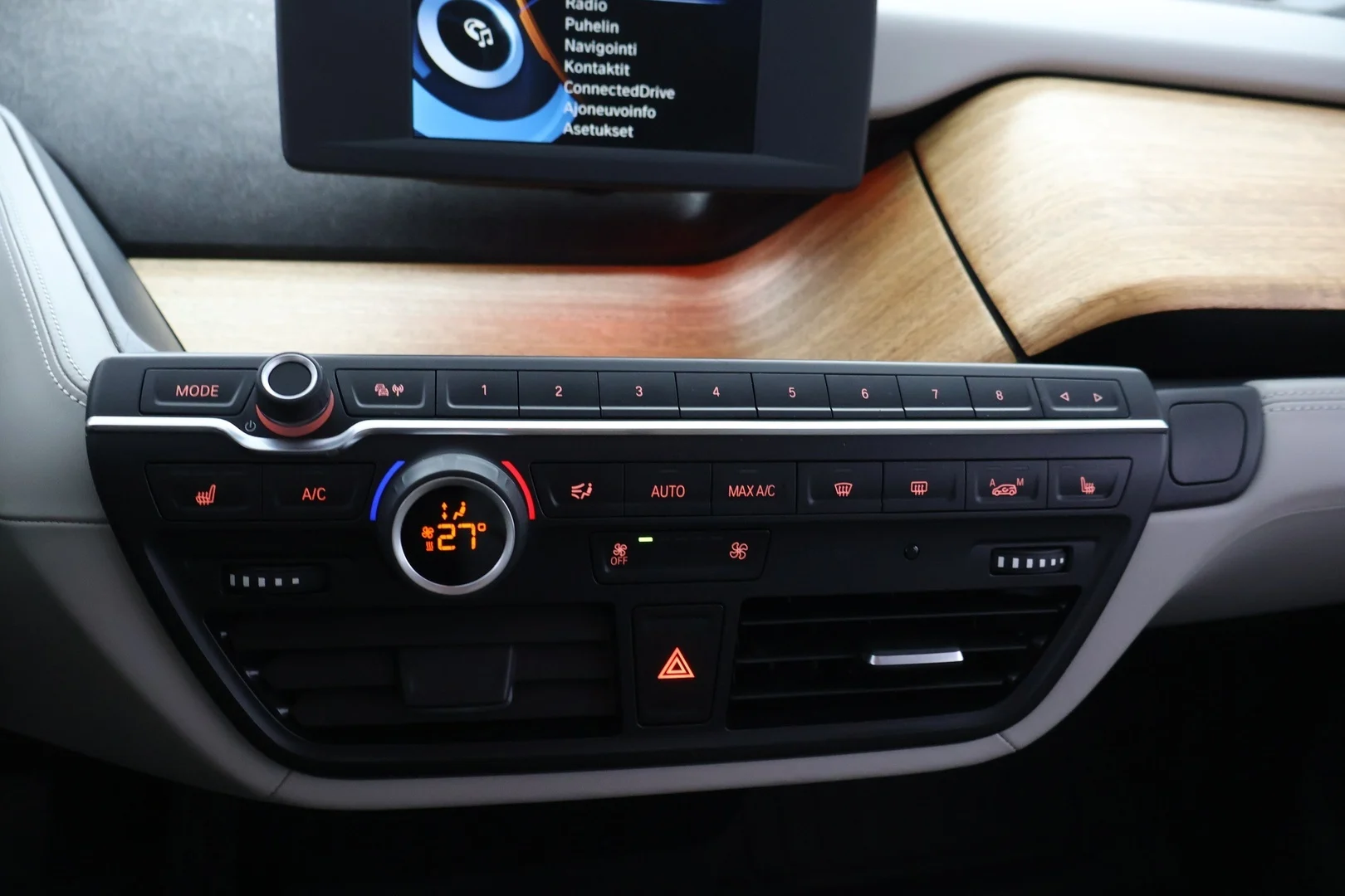 Car Image - 4f7OzMoBCvlURJXeDaxDHI