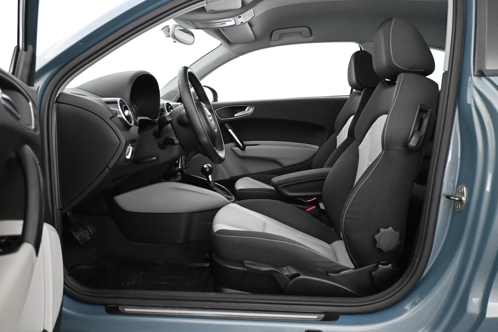 Car Image - 4yn5PwMPGp3kB5ROyO6o1c