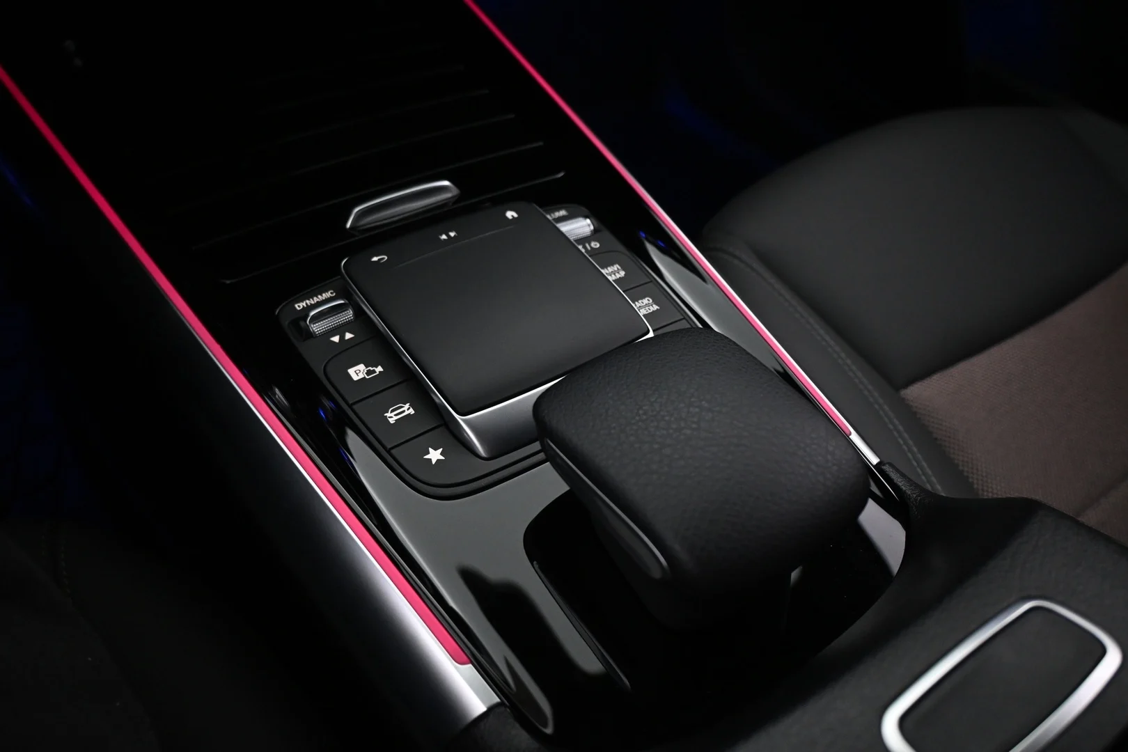 Car Image - 7cjDytpBPshBvmX0PY28W9