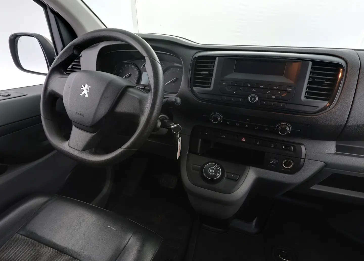 Car Image - M6orMXXj3ahHt55S8Pvyv