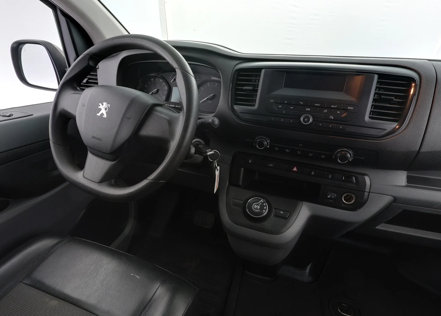 Car Image - M6orMXXj3ahHt55S8Pvyv