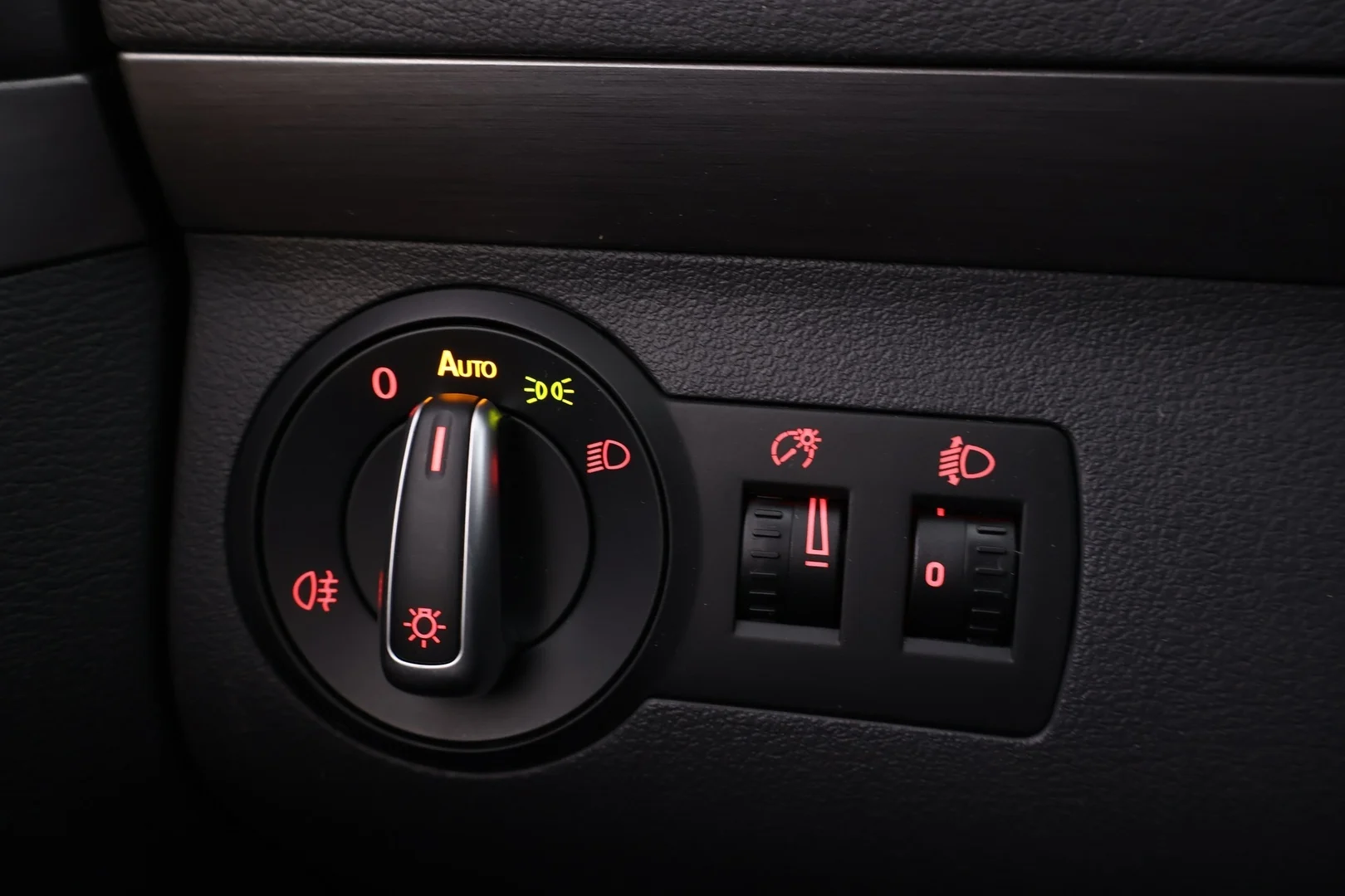 Car Image - 3YlSe9p0WhfnID9xOtrhyj