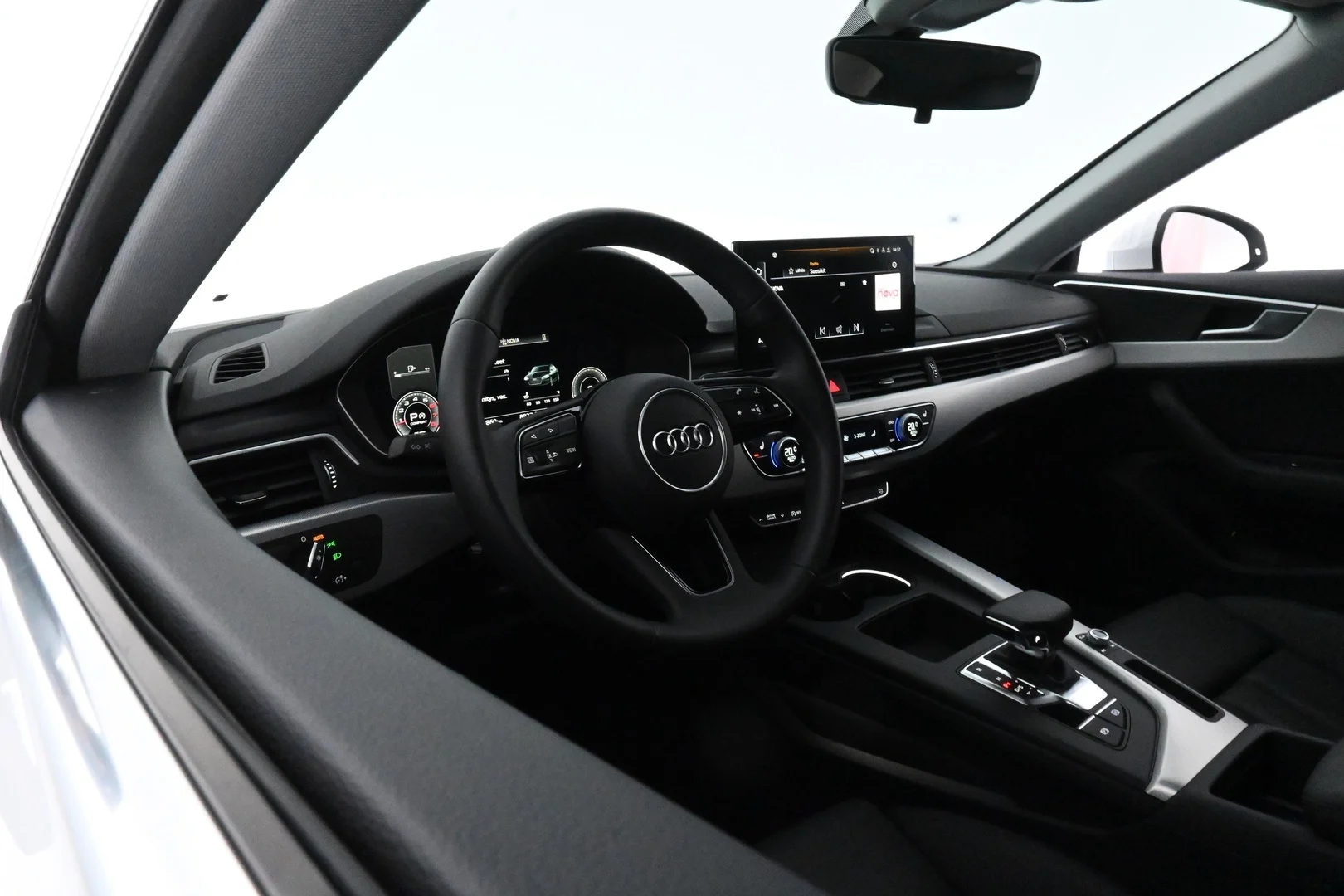 Car Image - CyON9JVkT6UArbJUaSfIK