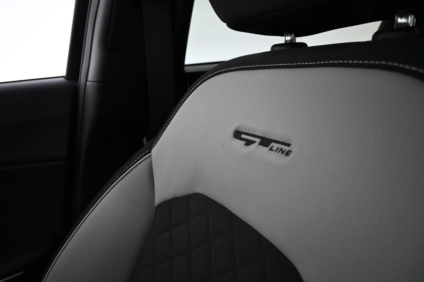 Car Image - 1NQToc14EJlLjwNPHYqYEX