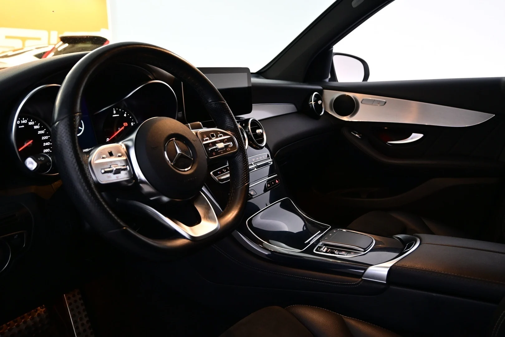 Car Image - 1TbuJ7f7cbemHToWkreFj