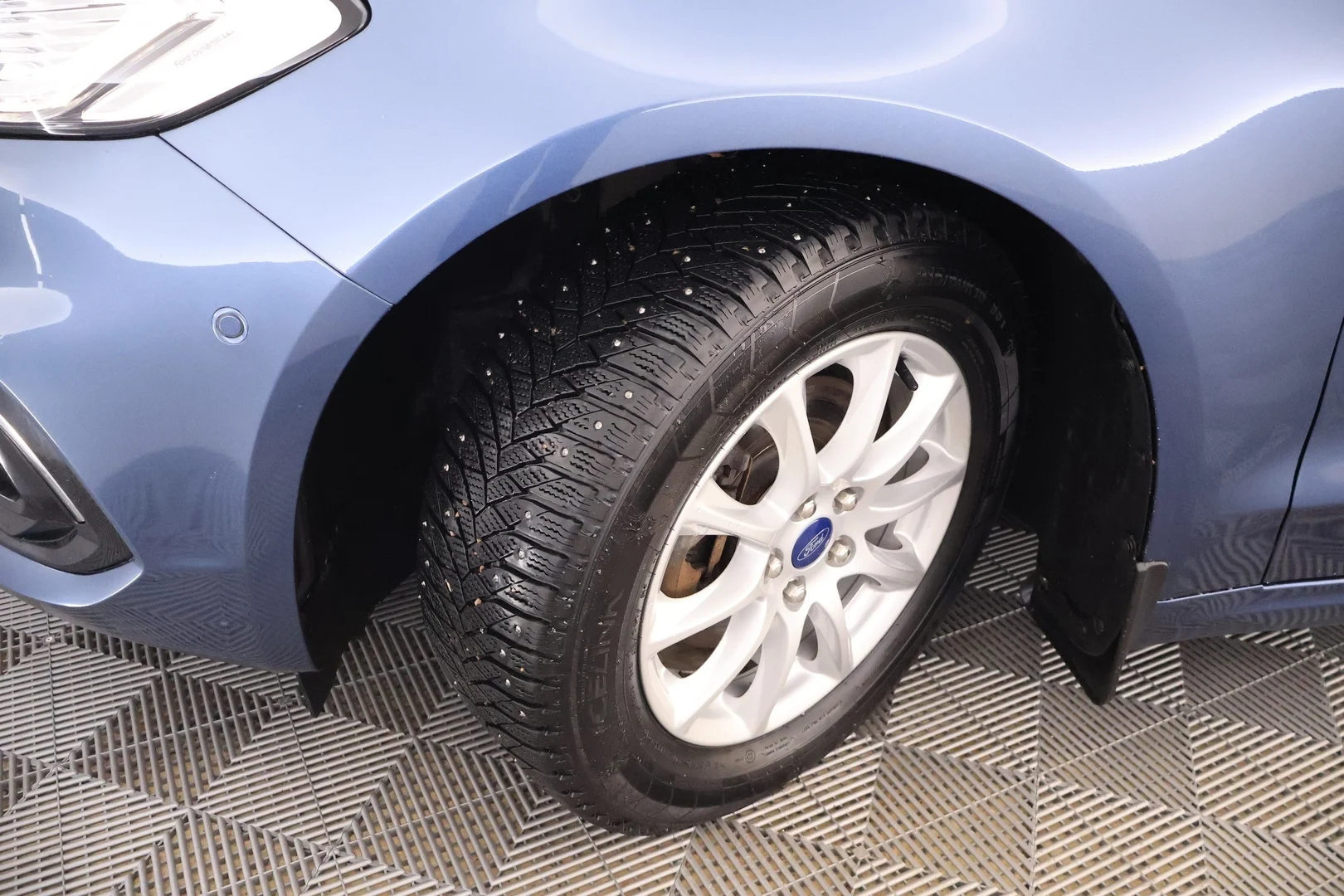 Car Image - 41xNm5eVGZkeySQj1LJCve